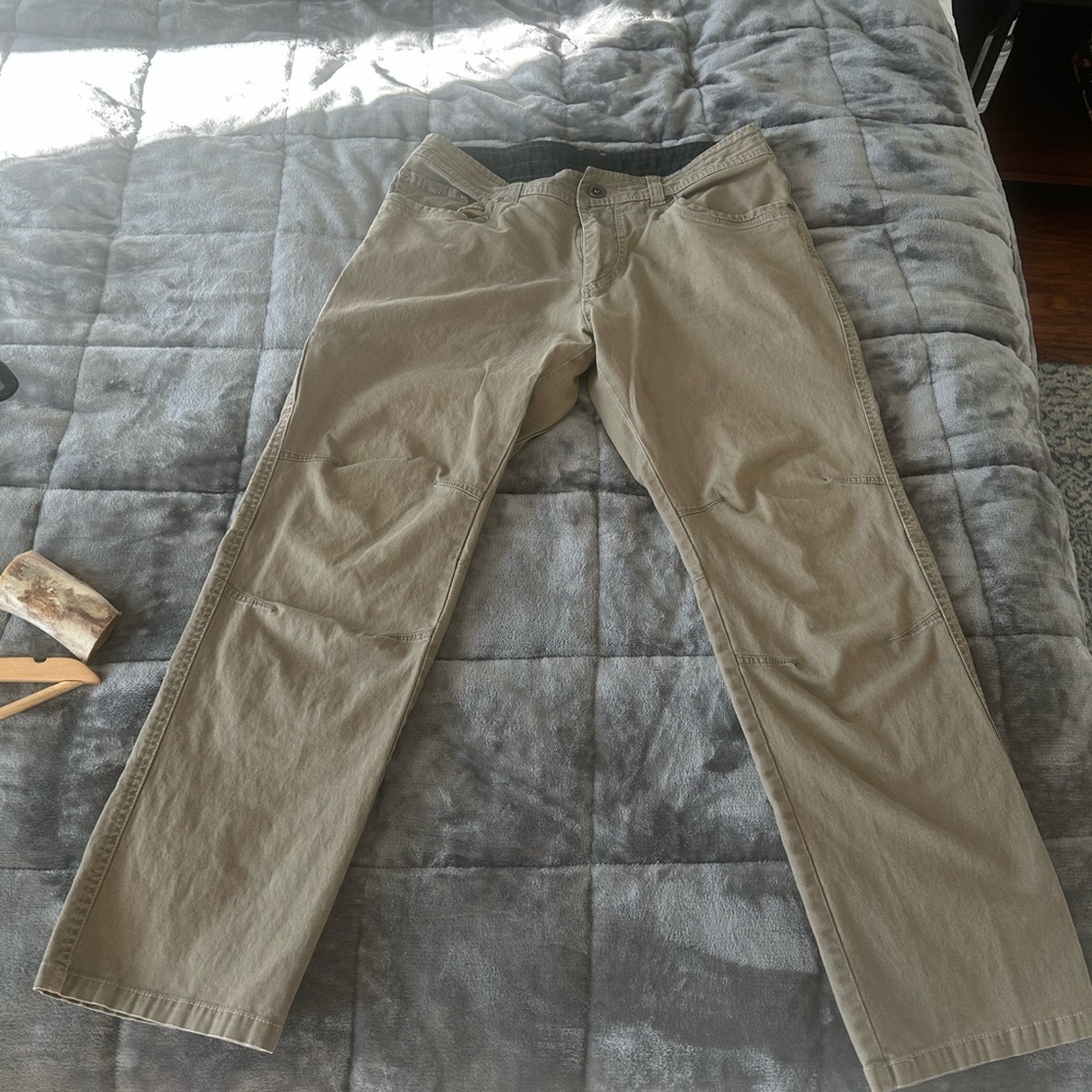 Kuhl 34x30 khakis chinos work pants outdoors